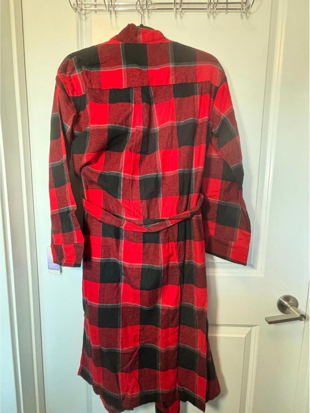 Stars Above Womans Robe - Picture 4 of 4